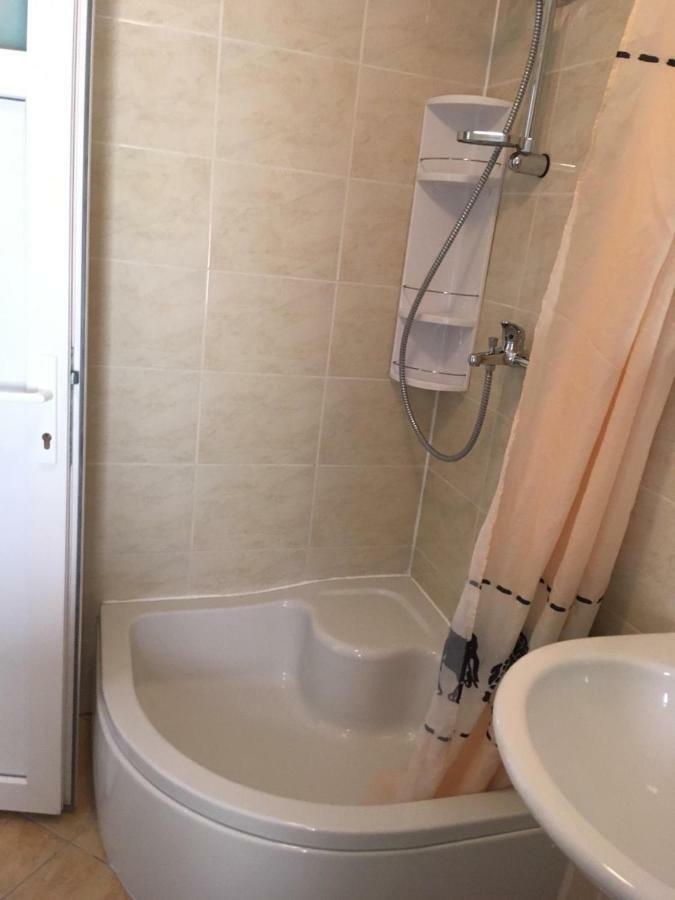 Angella Apartment ดูกีรัท ภายนอก รูปภาพ